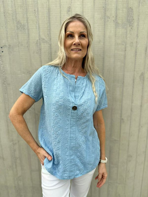 Linda Bluse Broderi & Knapp Lys Blå