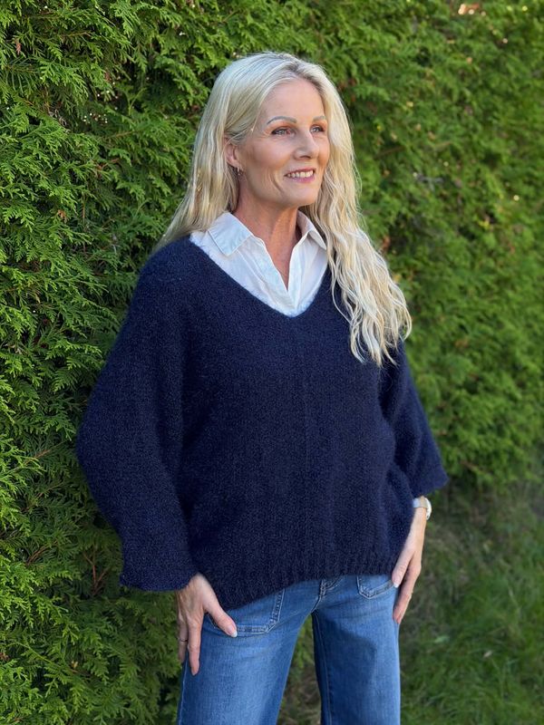 Eira Genser Navy