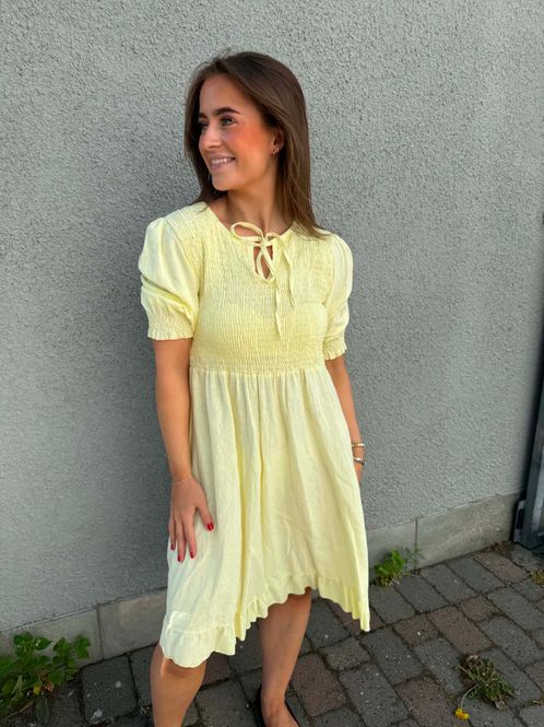 Hovedbilde Tiara Kjole Kort Gul