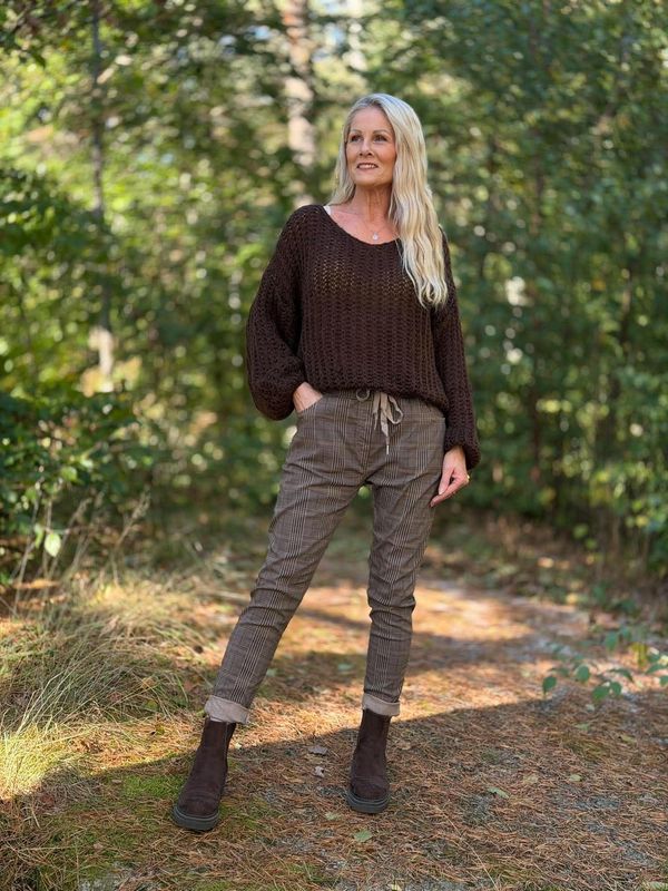 Niva Genser Brun