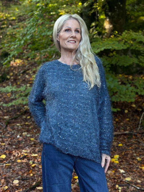 Simone Genser Blå