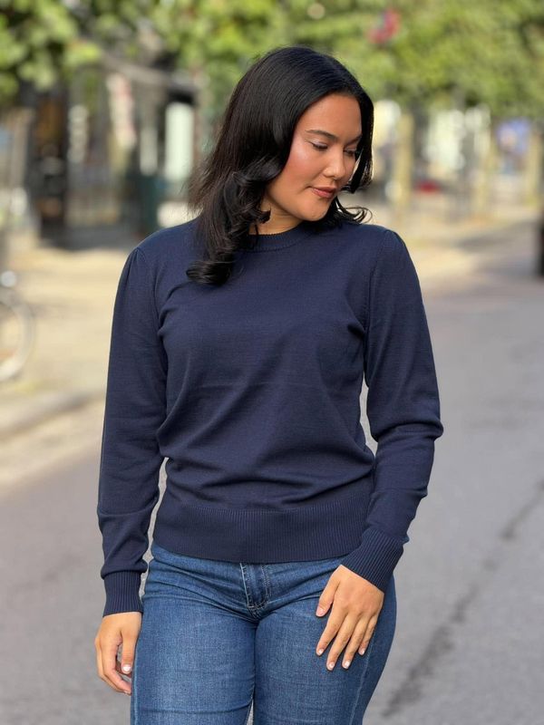 Ine Genser Navy