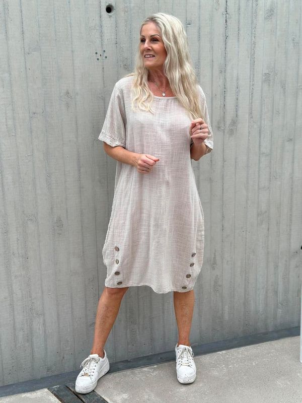 Linda Kjole Knapp Beige