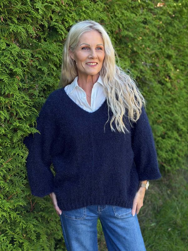 Eira Genser Navy